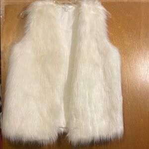 Time and Tru Elegant Cream Faux Fur Vest